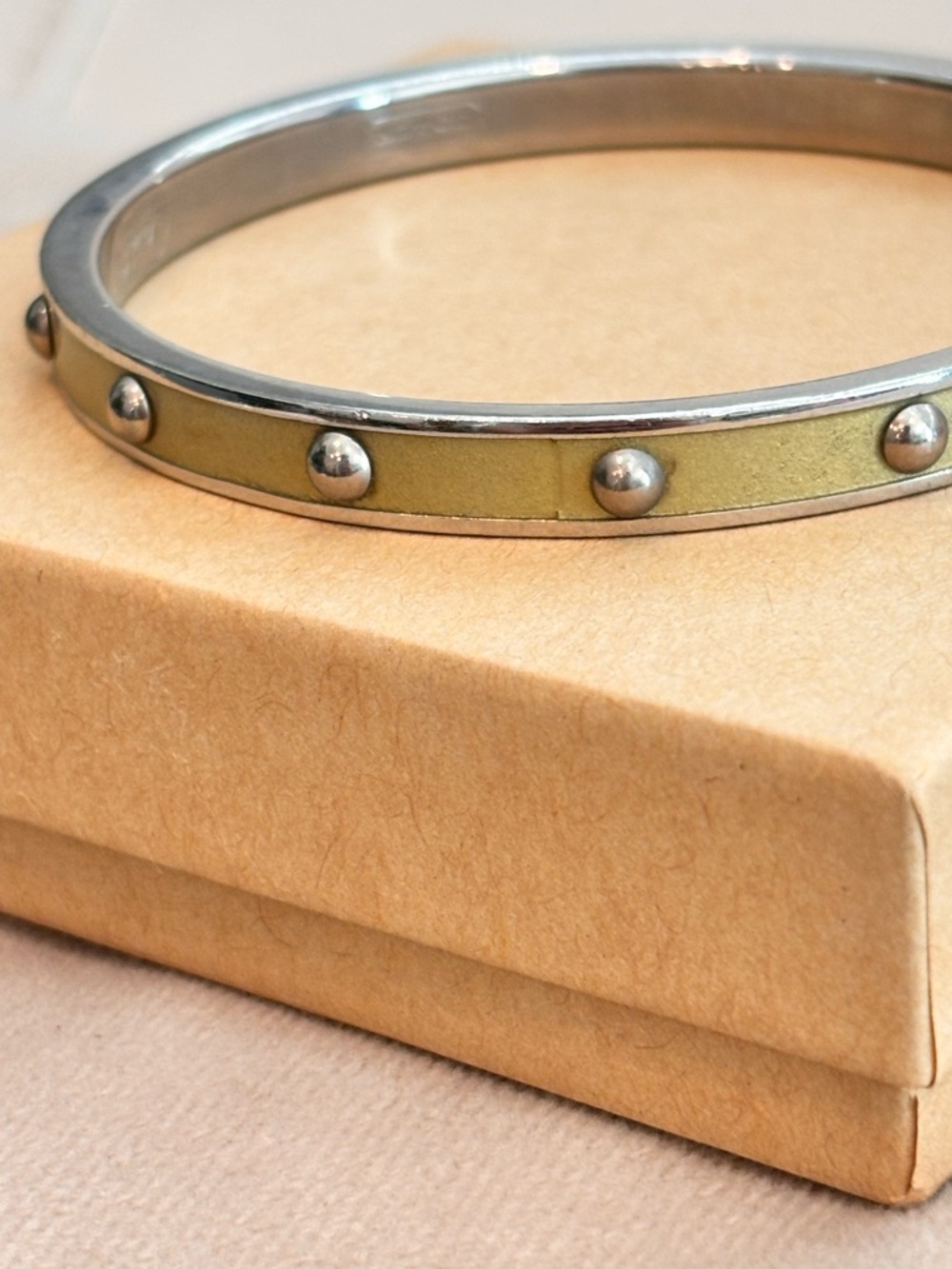 COACH Vintage Nail Head Multi Rivets Gold Tone Bangle Bracelet - Picture 10 of 11